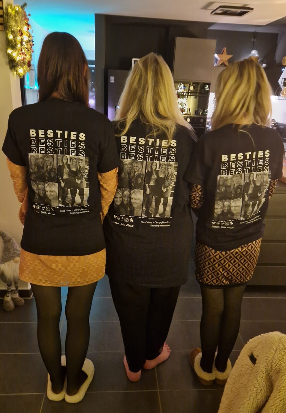 Customer photo review of Besties, besties, besties & amazing memories - Personalisiertes Freundinnen Foto T-Shirt (Schwarz, 100% Baumwolle, Unisex)