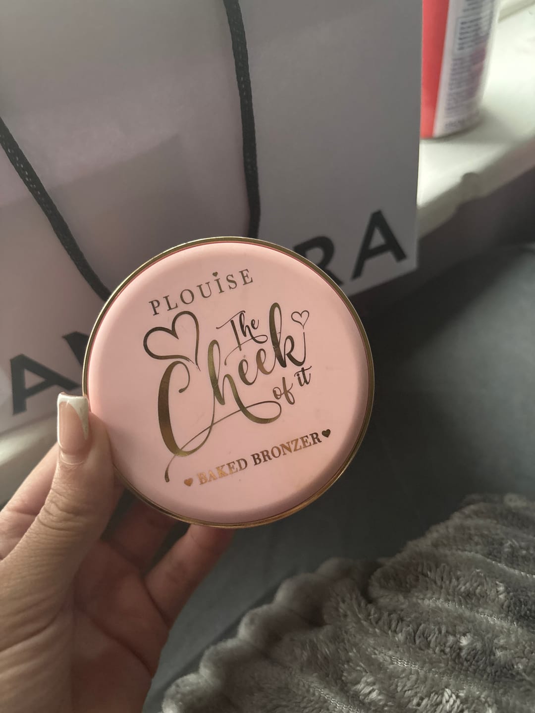 Customer photo review of P.Louise The Cheek Of It Baked Bronzer Powder