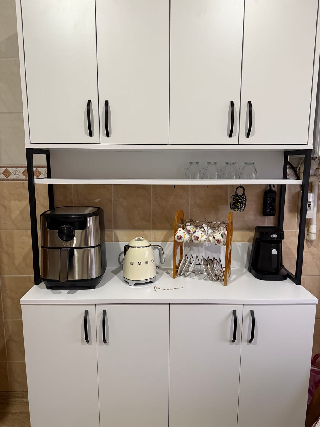 Customer photo review of Rani JE173 Çok Amaçlı Dolap 8 Kapaklı Raflı Kiler Mutfak Dolabı Beyaz