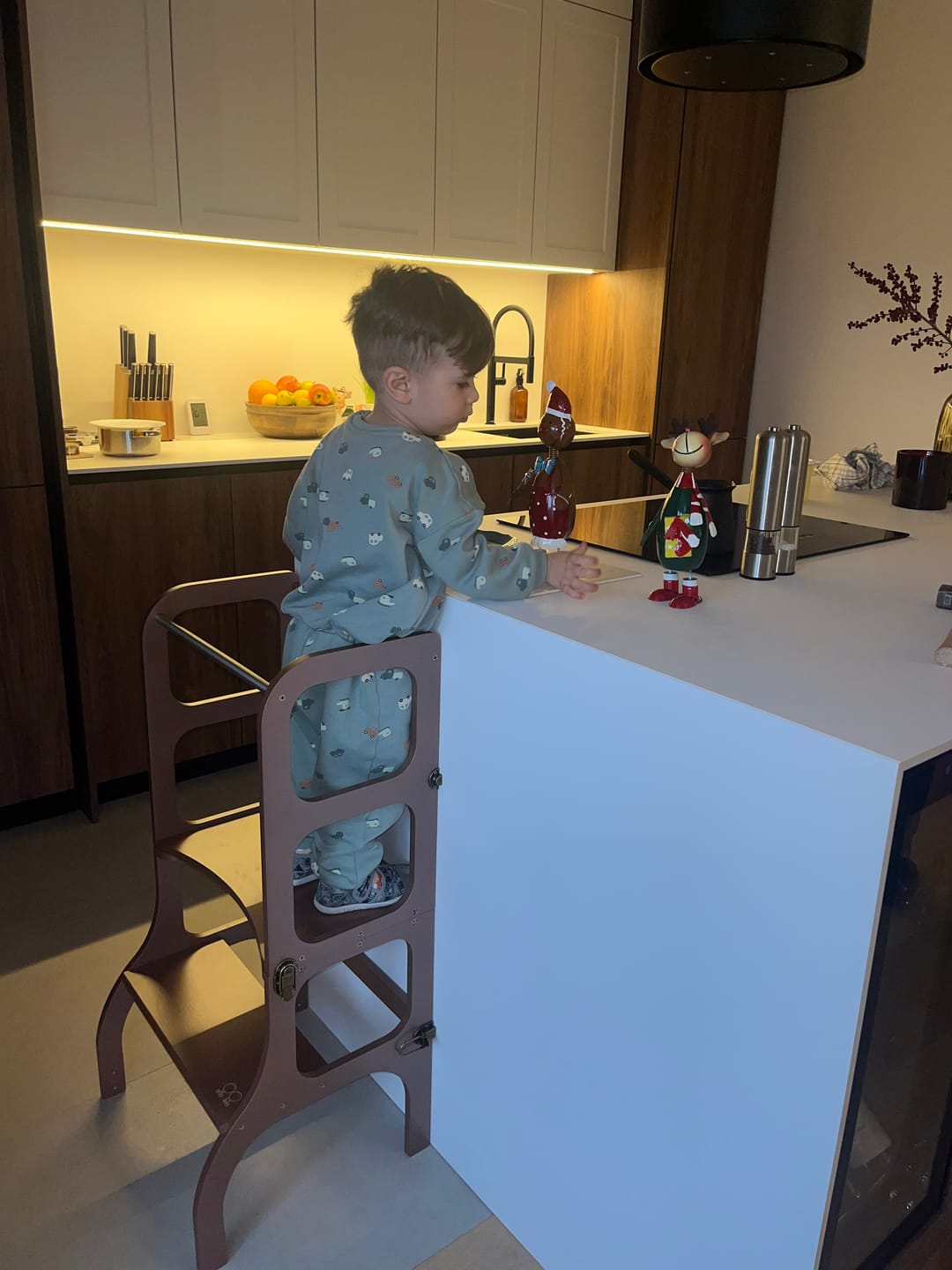 Customer photo review of STEP'n'SIT® • Helper Tower - Table • Convertible 2-in-1