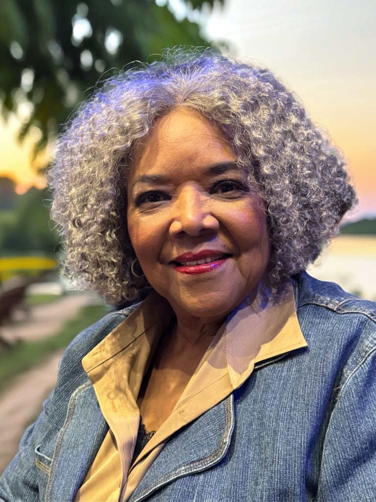 Customer photo review of Luvwin 5x5 Gentle  Curly Salt And Pepper Glueless Grey Color Pre-Cut Lace Bob Wig