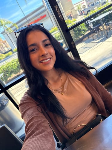 Customer photo review of CROSS CHAIN | 18K Gold