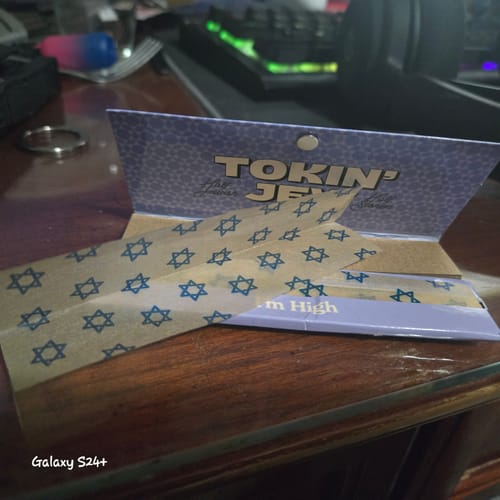 Customer photo review of Free Rolling Papers