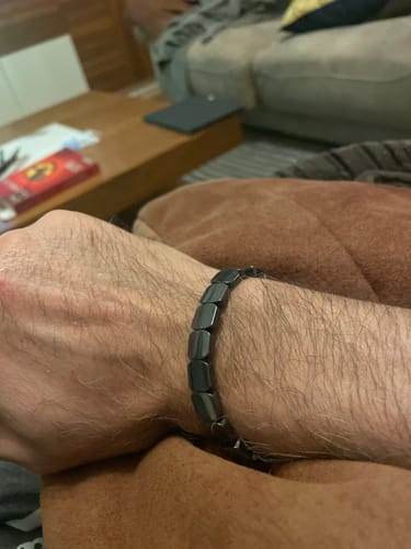 Customer photo review of Pulsera Hora Hematita