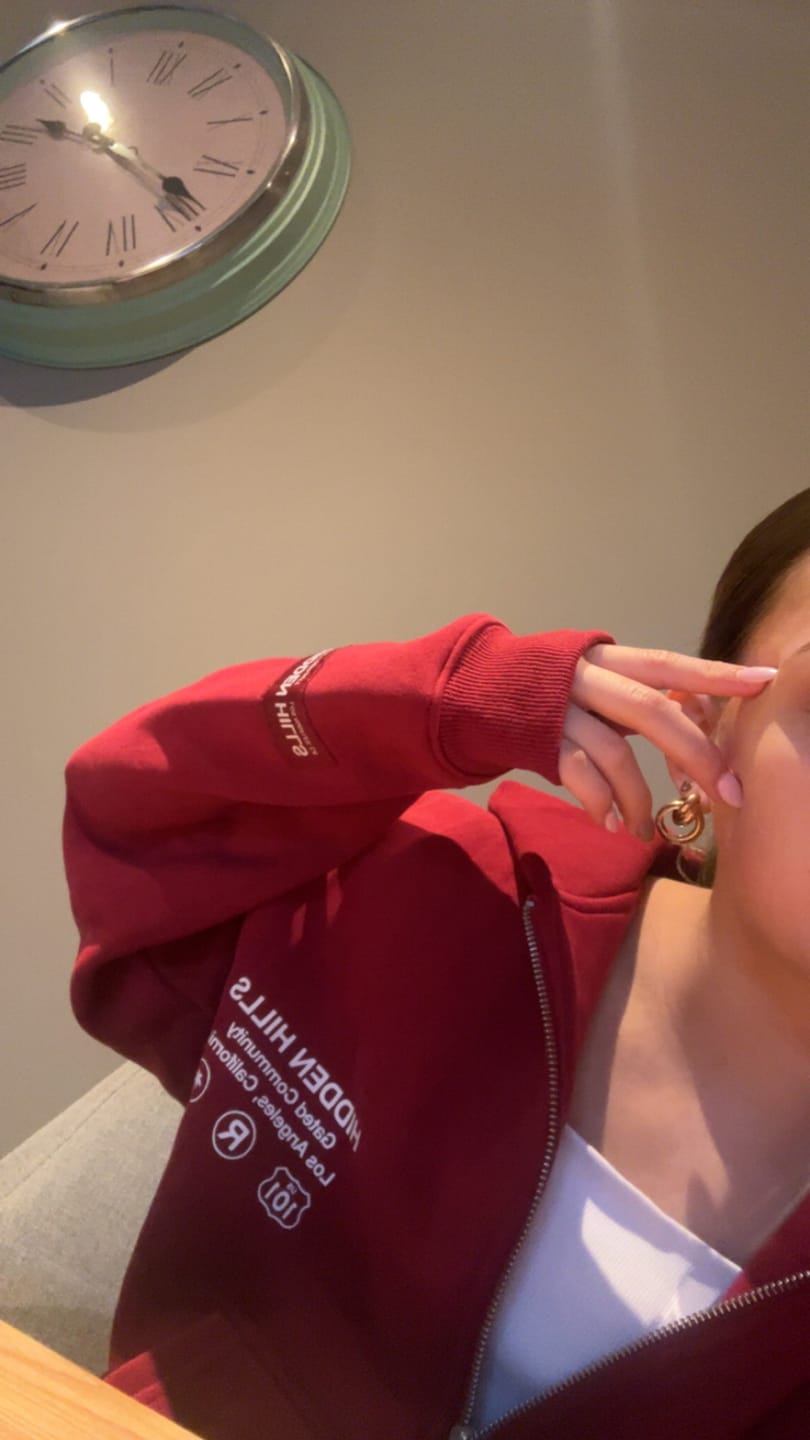 Customer photo review of LABEL ZIP HOODIE BURGUNDY