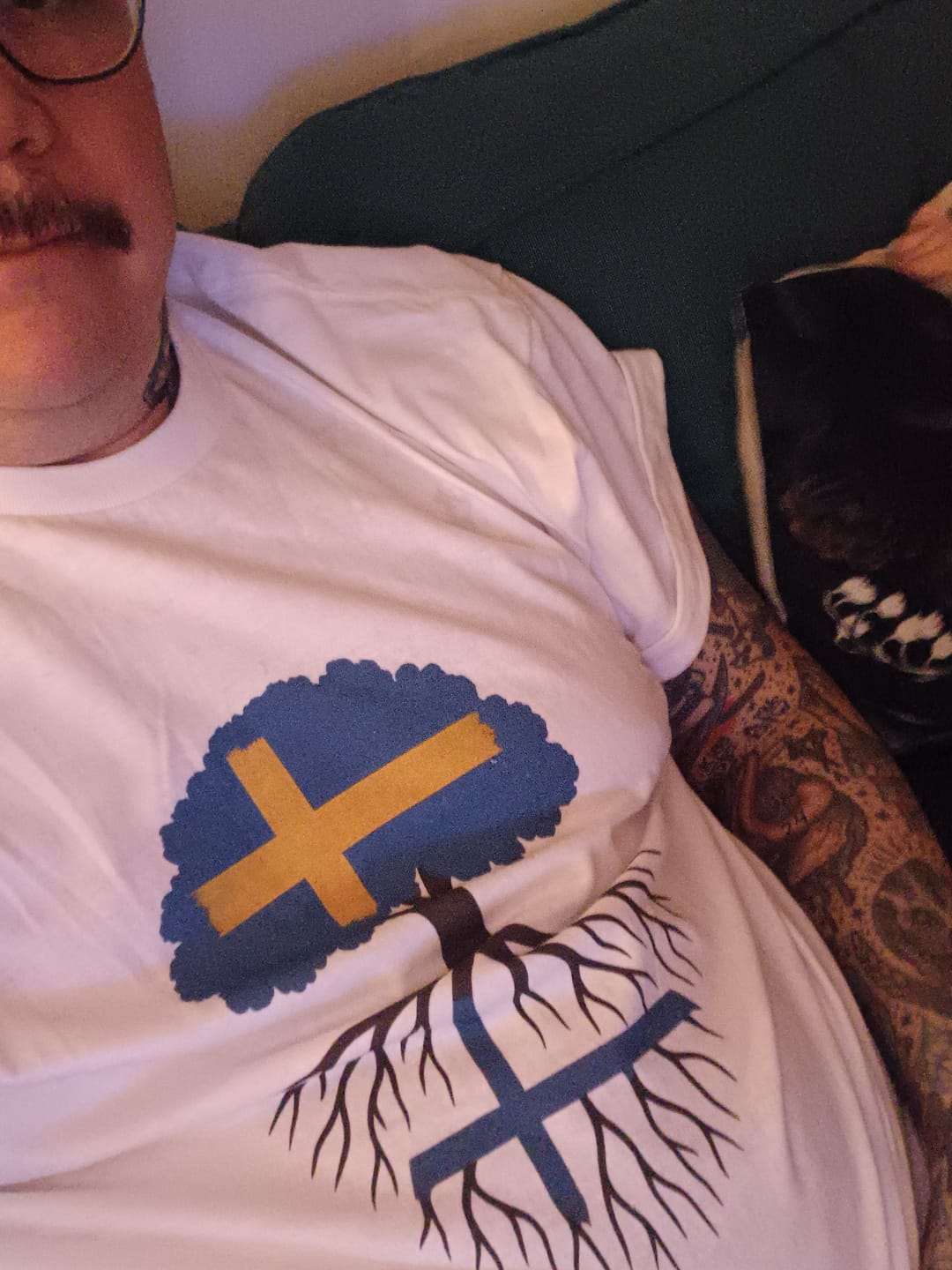Customer photo review of Svensk flagga, finska rötter - Vit T-shirt