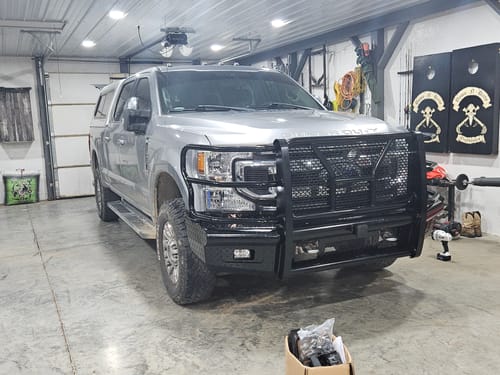 Customer photo review of Steelcraft HD Front Bumper Brush Guard Fits 2017-2022 Ford F250 F350 F450 F550 Super Duty  | HD11380RCC