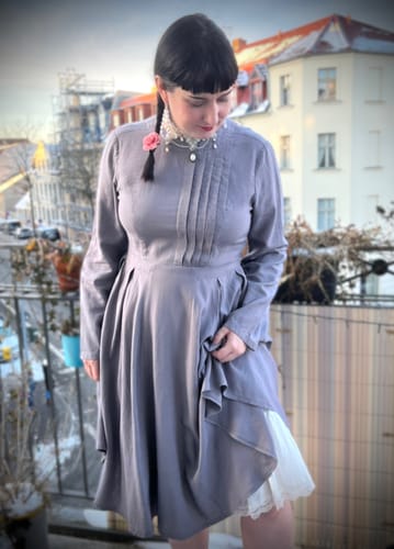 Customer photo review of Handmade Gray Pleated Midi Dress – Long Sleeve Linen Cotton A-Line Dress | Xiaolizi 1696