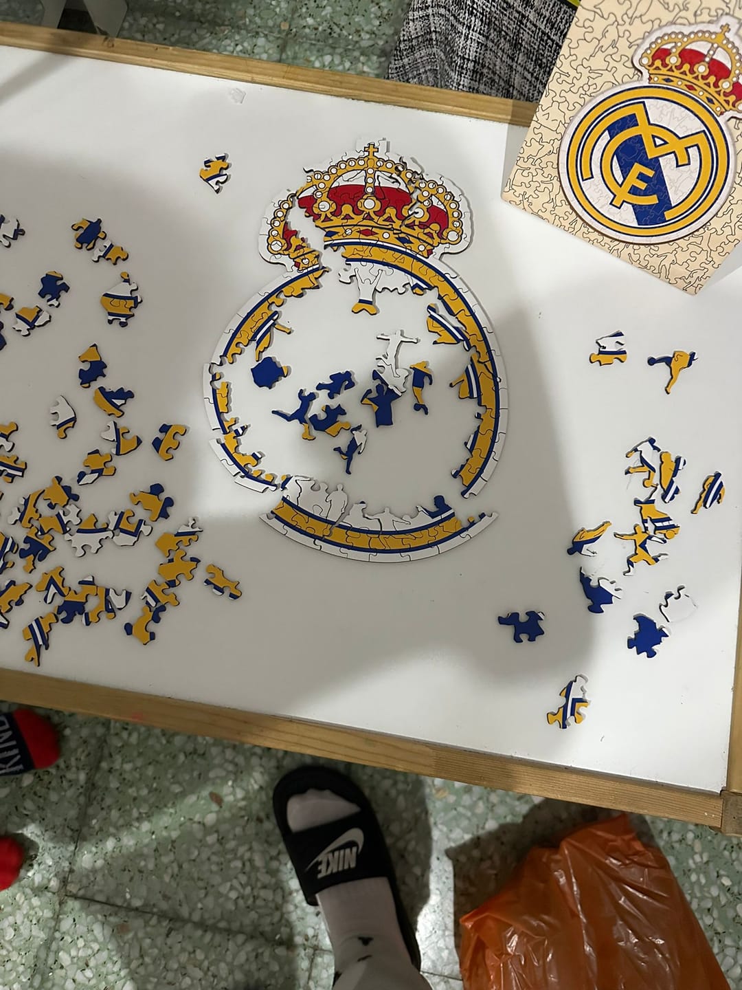 Customer photo review of Real Madrid CF® Logo - Puzzle de Madera