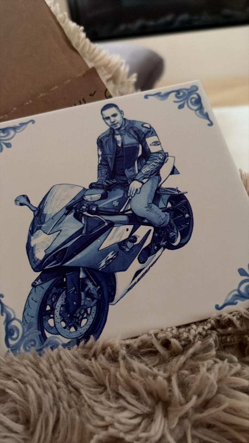 Customer photo review of Delfts Blauw tegeltje bedrukken met eigen motor