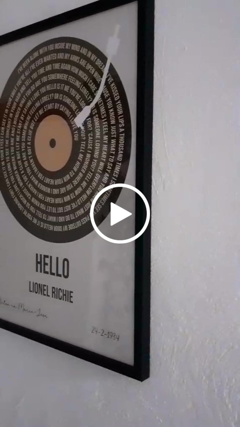 Customer video review of Vinyl songtekst