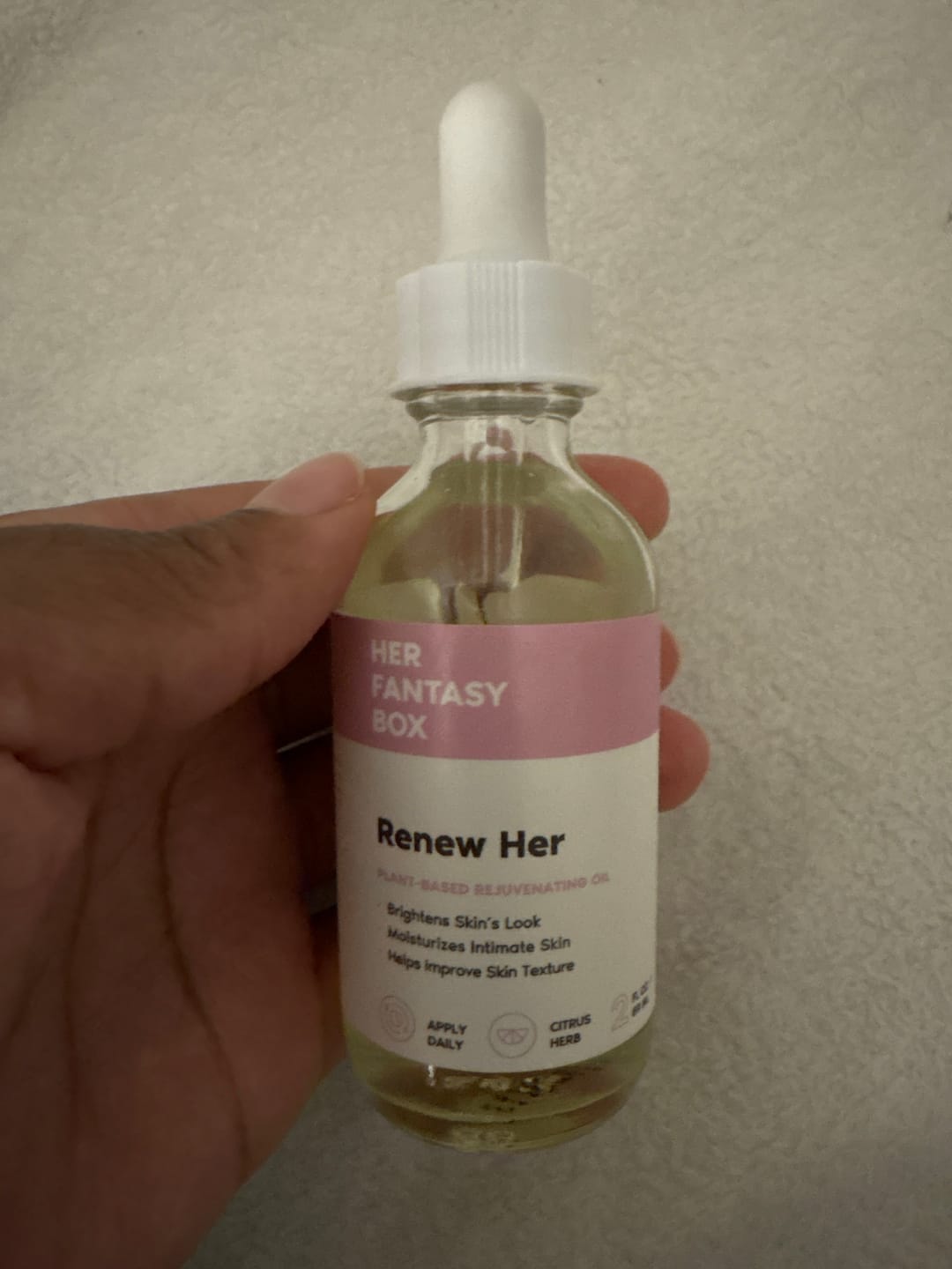 Customer photo review of Her Fantasy Box Renew Her Yoni Oil - For Dryness, Ingrown Hair, Dark Marks & Scars