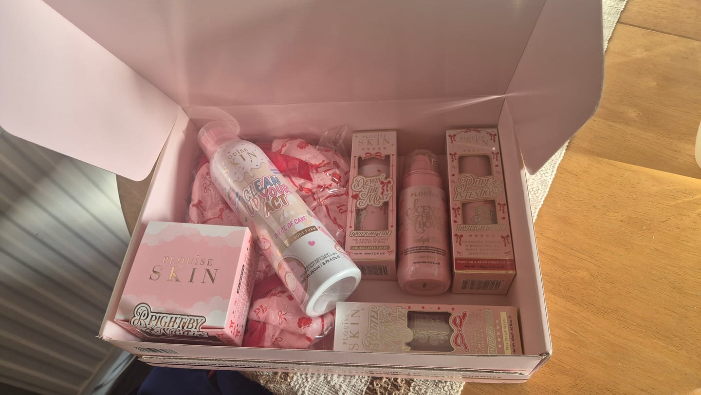 Recenzja zdjęć klientów dotycząca produktów P.Louise Christmas Bow Skincare Torba