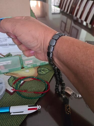 Customer photo review of Pulsera Hora Hematita