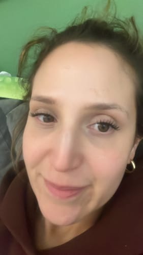 Reviewer's close-up showing the natural, everyday look from the House of Amor DIY Lash Starter Kit.