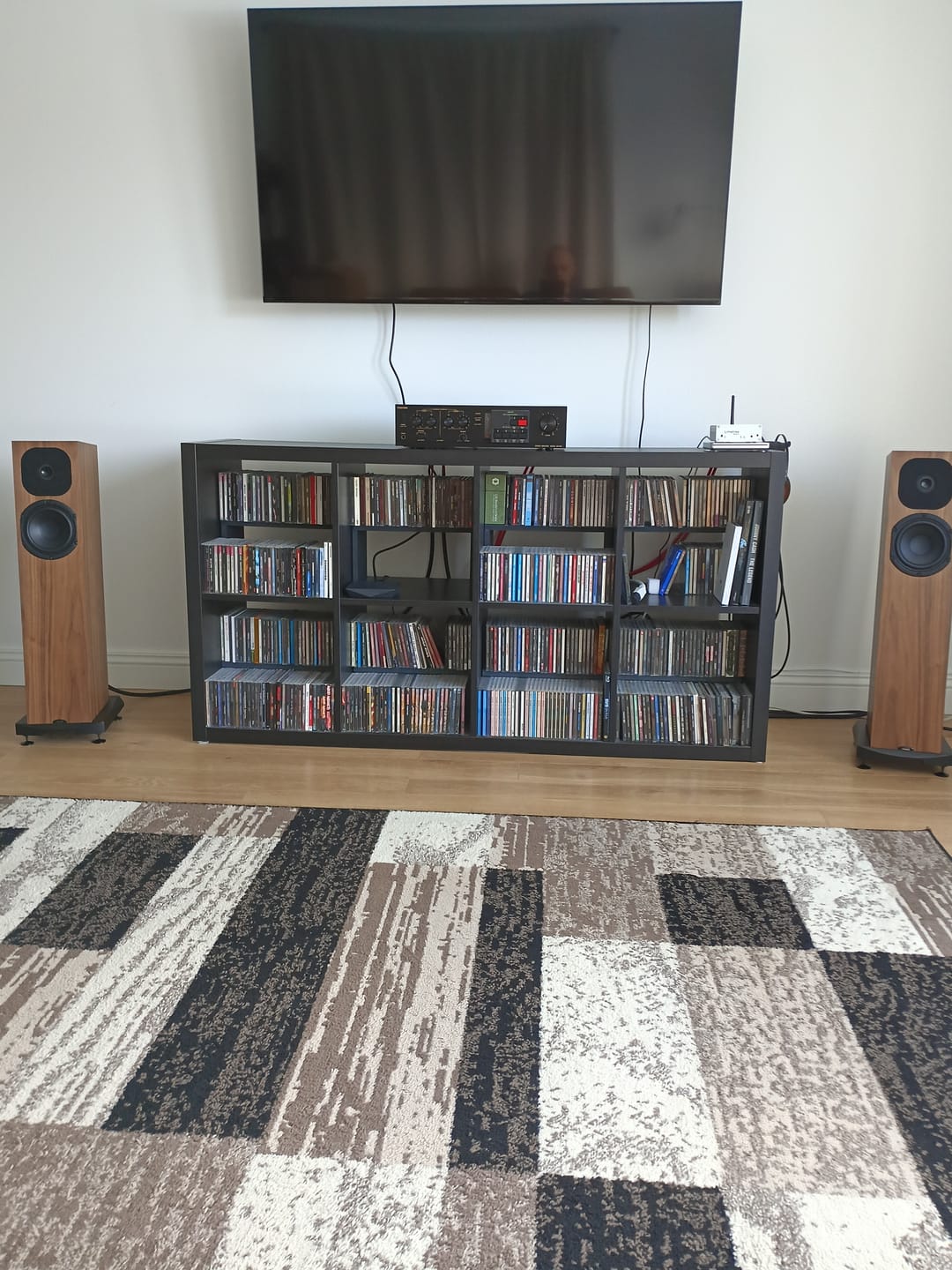 Customer photo review of Neat Motive SX2 Tower Speakers