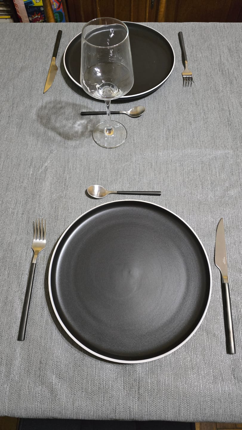 Customer photo review of Plato De Postre Sakura De Porcelana Black 20 cm
