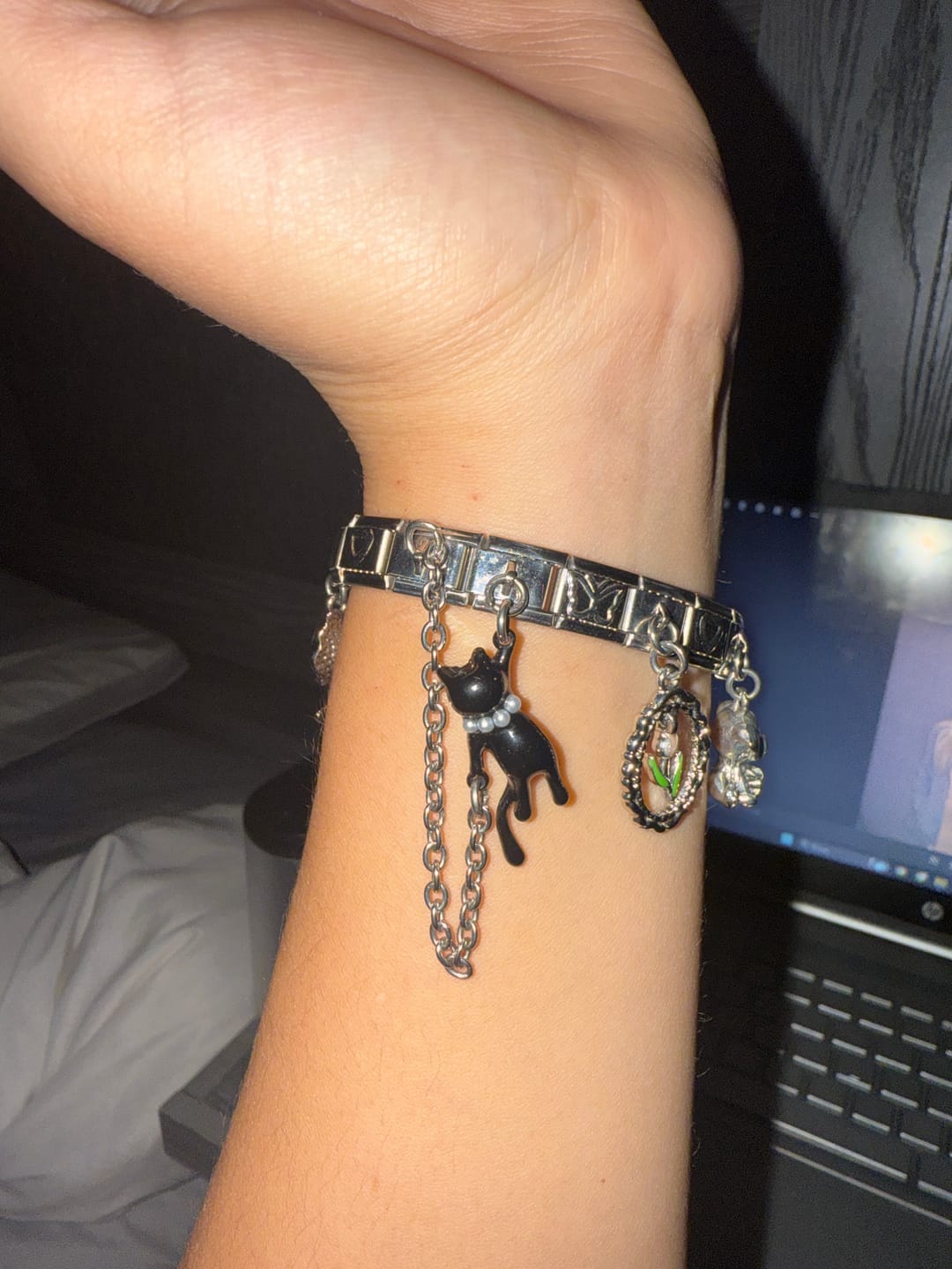 Customer photo review of Charm Colgante Gatito