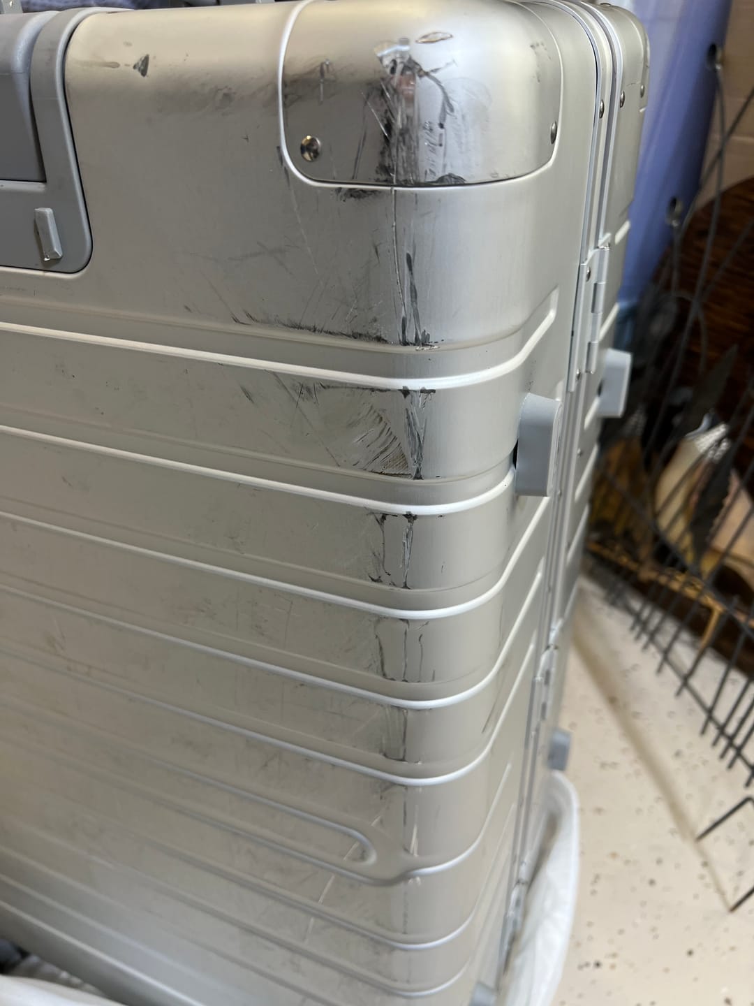 Customer photo review of Check-in: Aluminum 28"
