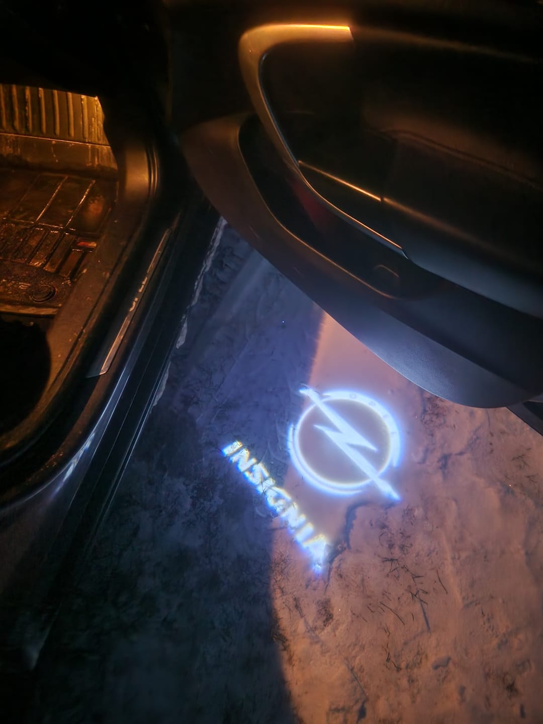 Customer photo review of Opel Insignia Original  LOGO PROJECROTR LIGHTS Nr.41 (quantity 1 = 1 sets/2 door lights)
