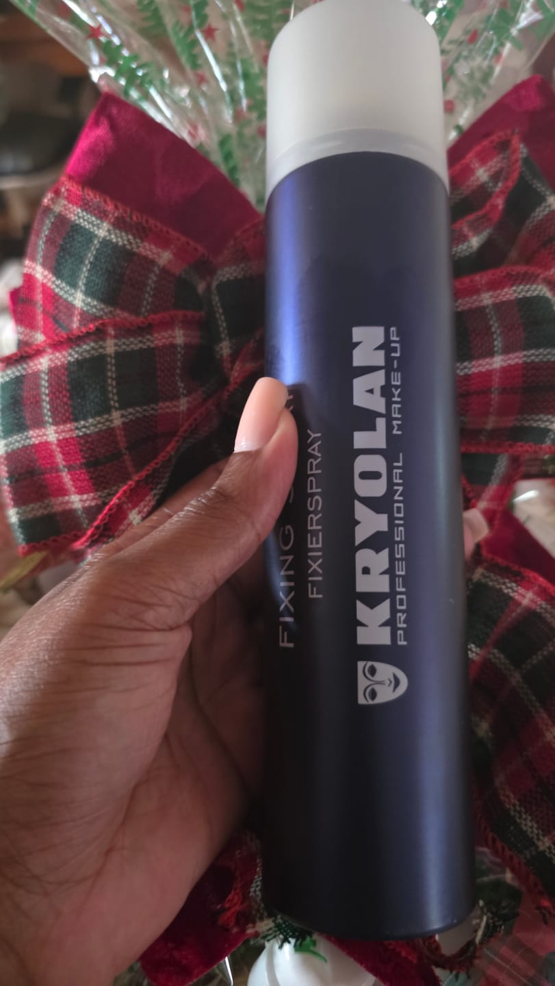 Customer photo review of Kryolan Fixing Spray