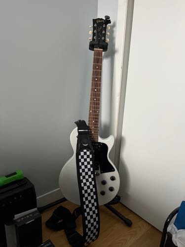 Customer photo review of Zero-Gravity Strap for Guitar & Bass [Standard]