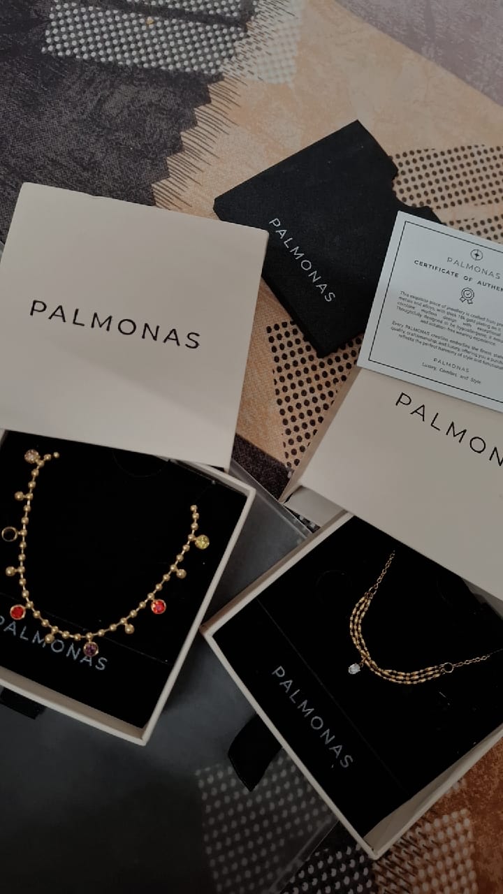 Customer photo review of Vintage Vibe Gold Necklace