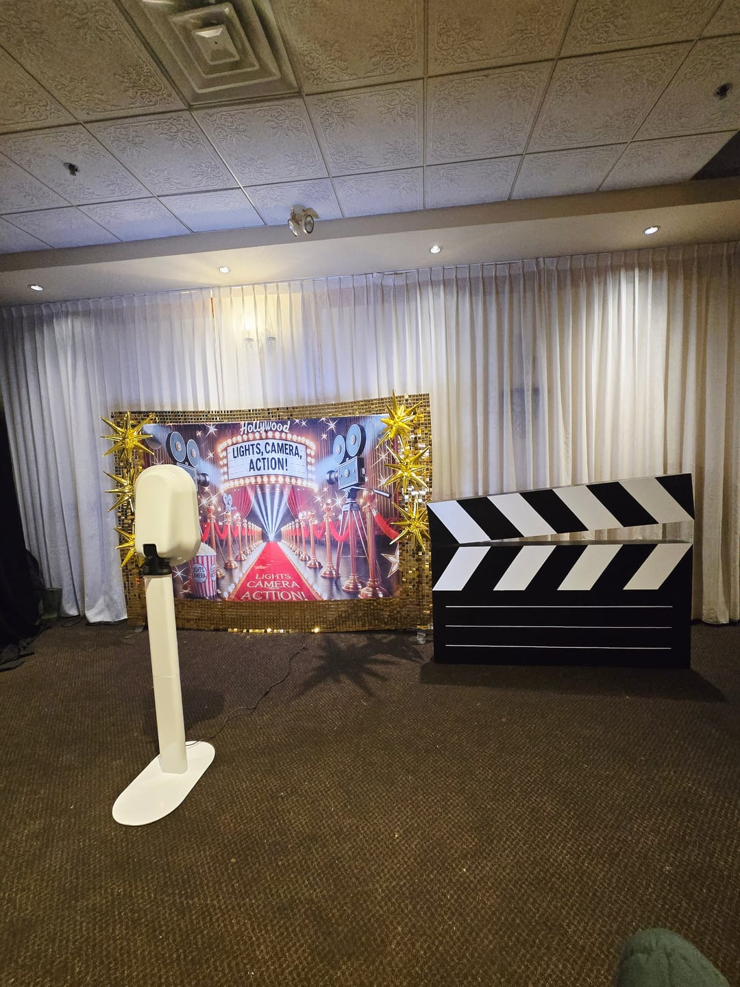 Customer photo review of Custom Hollywood Photo Background Banner Stage Music Lighting Party Photography Backdrop