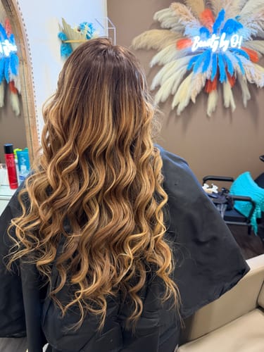 Customer photo review of Victoria Balayage Light Volume Hair Topper