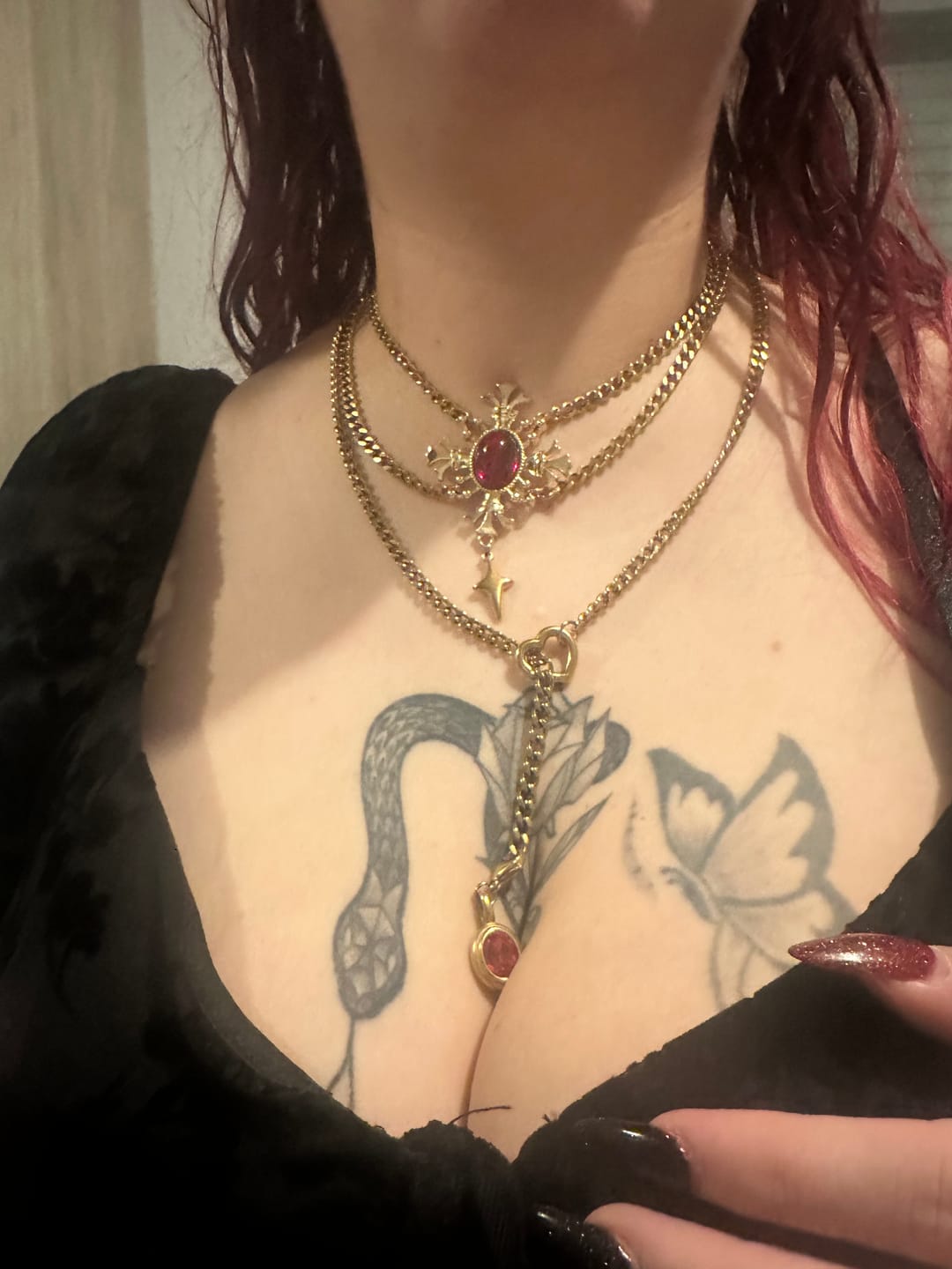 Customer photo review of Scarlet Lockchain Choker