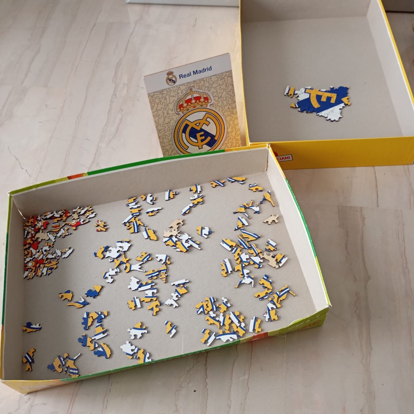 Customer photo review of Real Madrid CF® Logo - Puzzle de Madera