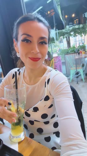 Customer photo review of VESTIDO EMMA LUNARES BLANCO