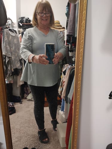 Customer photo review of Anti-Muffin Top Flowy 3/4 Sleeve