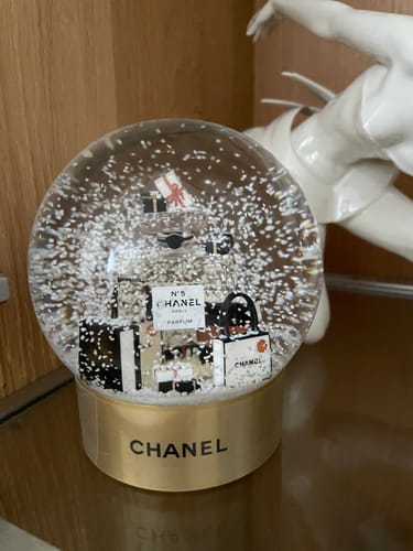Customer photo review of New Edition Chanel Limited Ediction Gold  Snow Globe