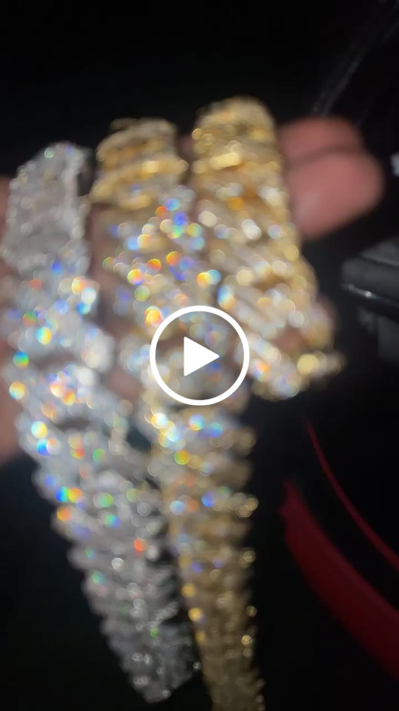 Customer video review of 20mm Monaco Chain - Gold