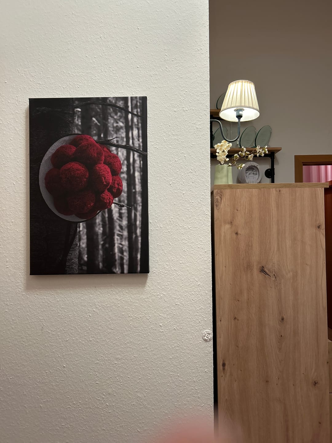Customer photo review of Leinwandbild Schwarzwald mit traditionellem Bollenhut Hochformat
