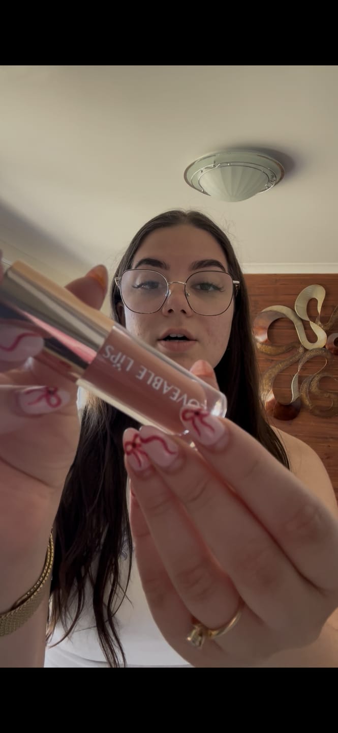 Customer photo review of Nude Glow Lip Gloss
