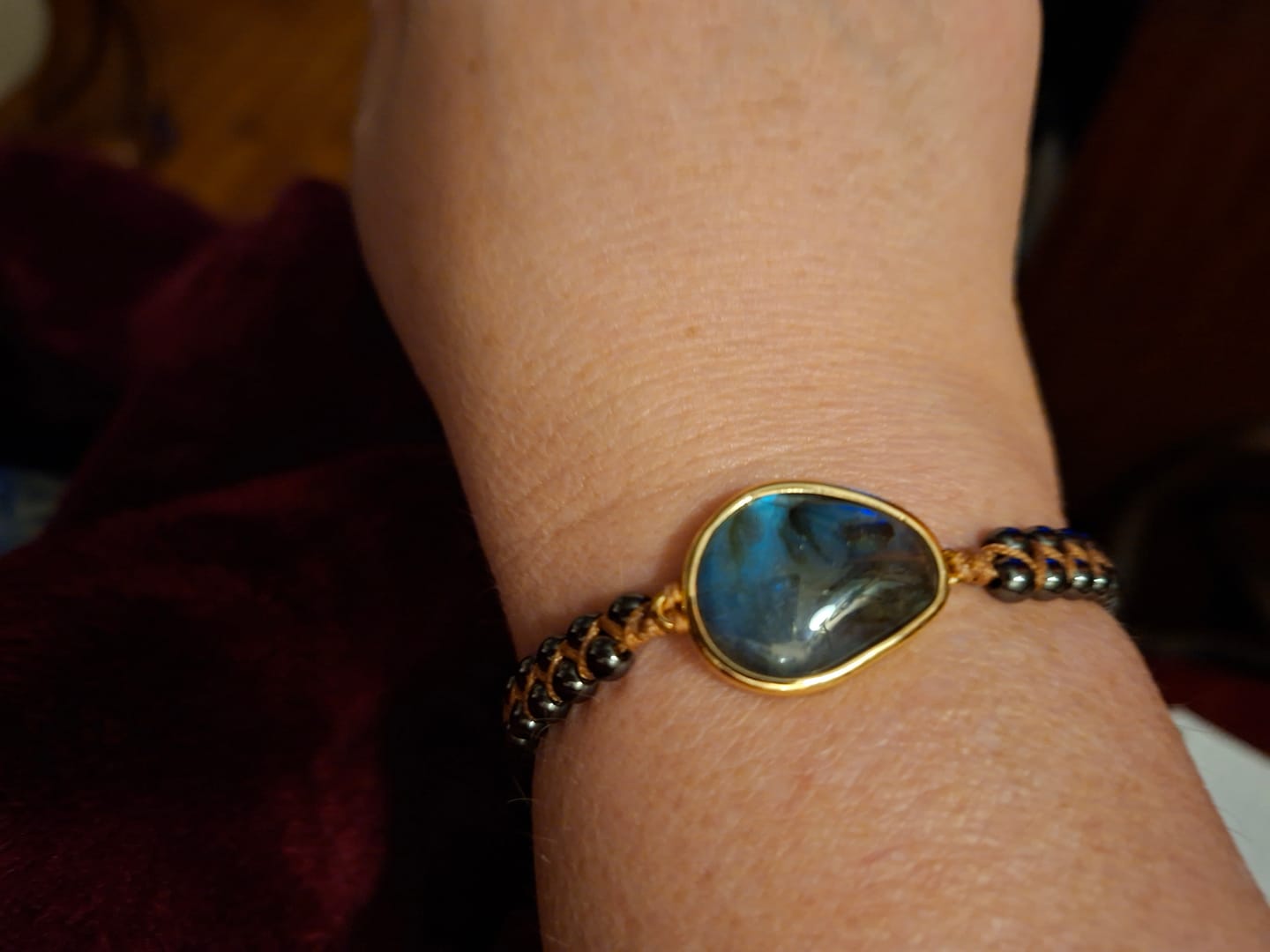 Customer photo review of Bracelet "Oeil Céleste" en Labradorite & Hématite
