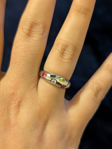 Customer photo review of Anillo Con Zirconias De Colores