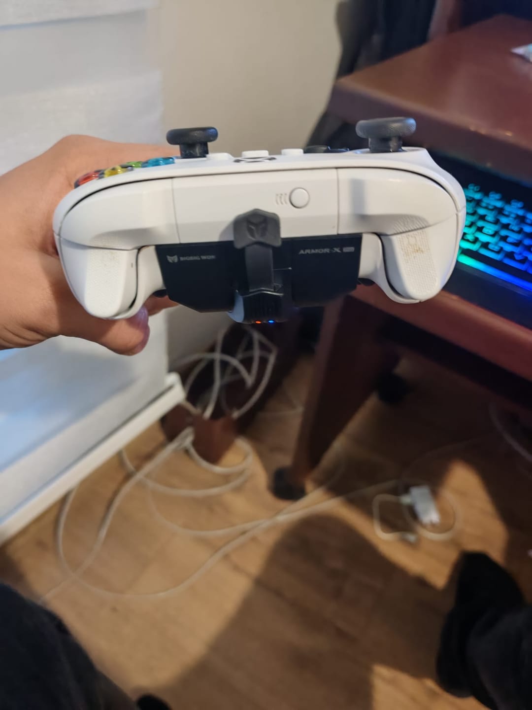 Customer photo review of MOJHON Armor X Oyun Kolları İçin Arka Butonluk
