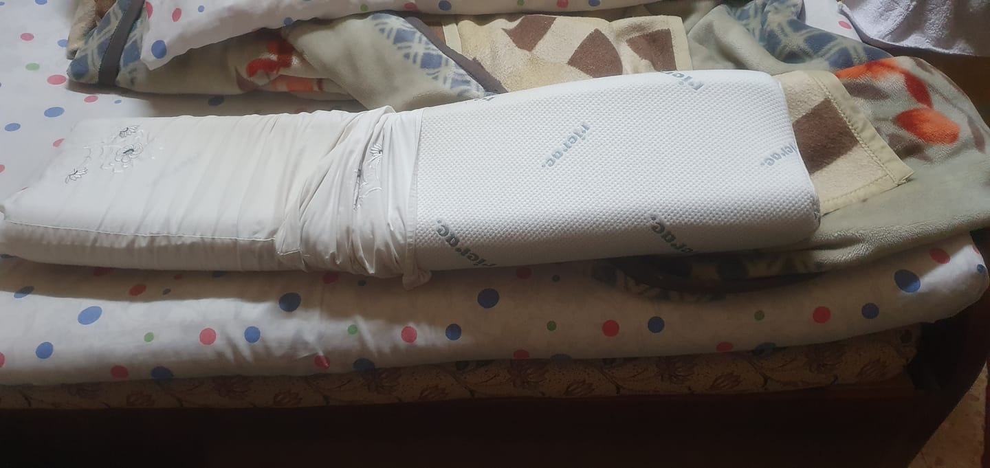 Customer photo review of Contour Memory Foam Long Pillow suitable for Neck & Shoulder Pain