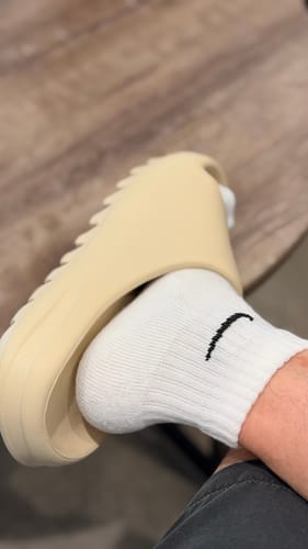 Customer photo review of Adidas Yeezy Slides 'Bone' 2022