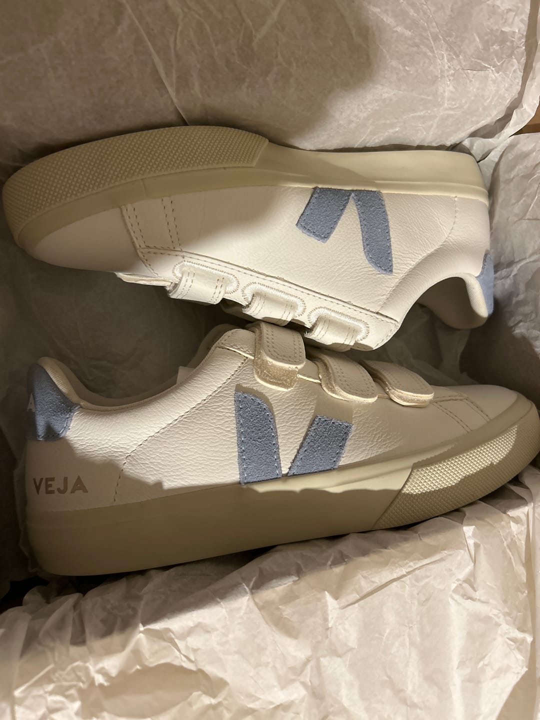 Customer photo review of סניקרס עם סגירת סקוצ'ים לנשים Veja Recife