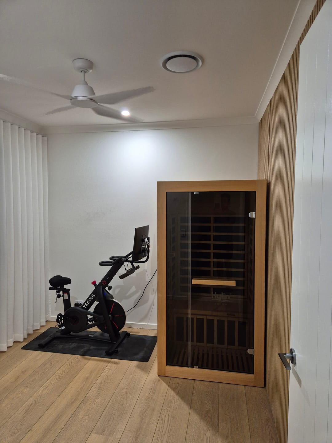 Customer photo review of Kylin Low EMF Carbon Infrared Sauna Room 1 Person H6103 (Floor Heater included)