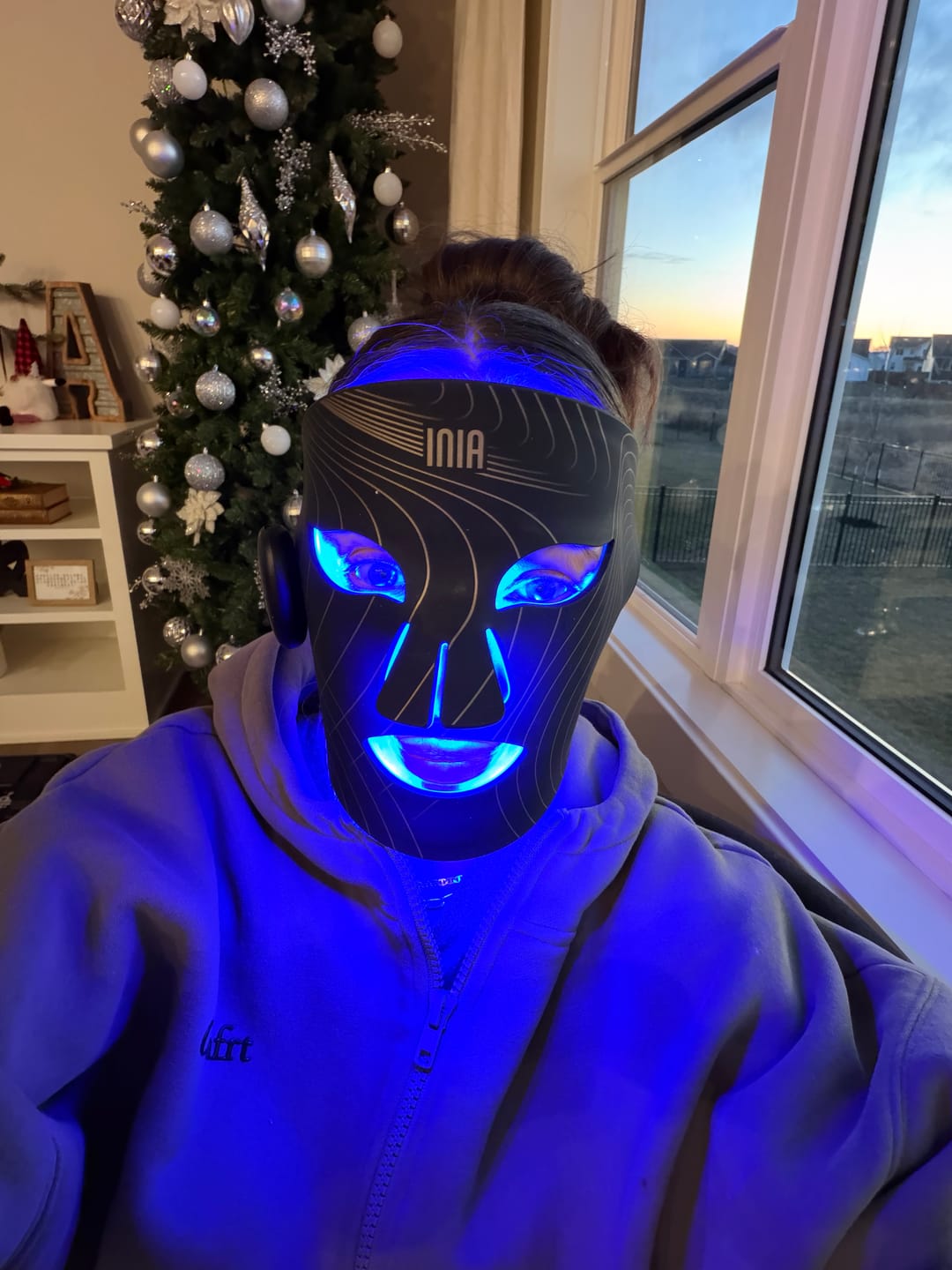 Customer photo review of INIA GLOW Wireless Red Light Therapy Mask