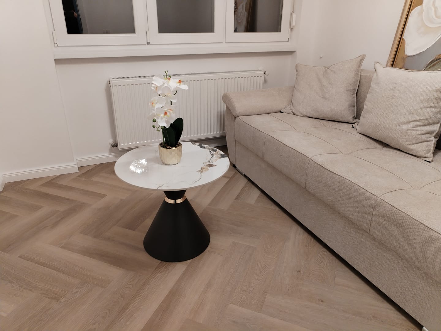 Customer photo review of Masuta cafea GORETTI S, alb cu efect de marmura/negru/auriu, otel, 60x60x51 cm