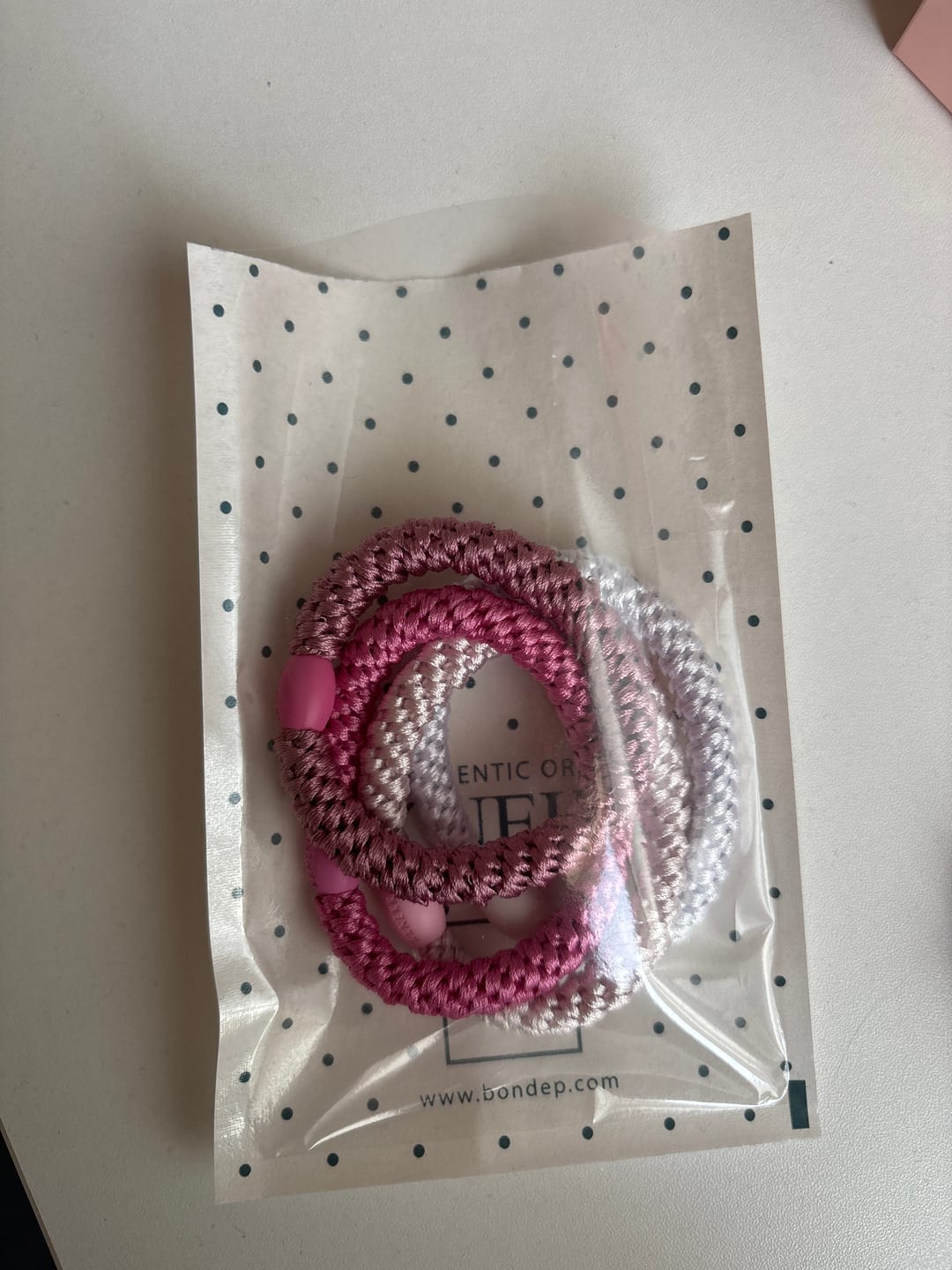Customer photo review of Kknekki Hair Tie Old Pink, 4 für 3