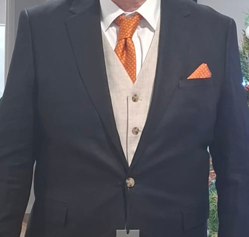 Customer photo review of Barry. Wang Mens Burnt Orange Necktie Silk  Plaid Tie Handkerchief Cufflinks Set for Men Business