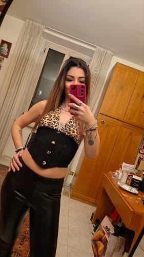 Customer photo review of Top Corpetto con laccio al collo leopardato