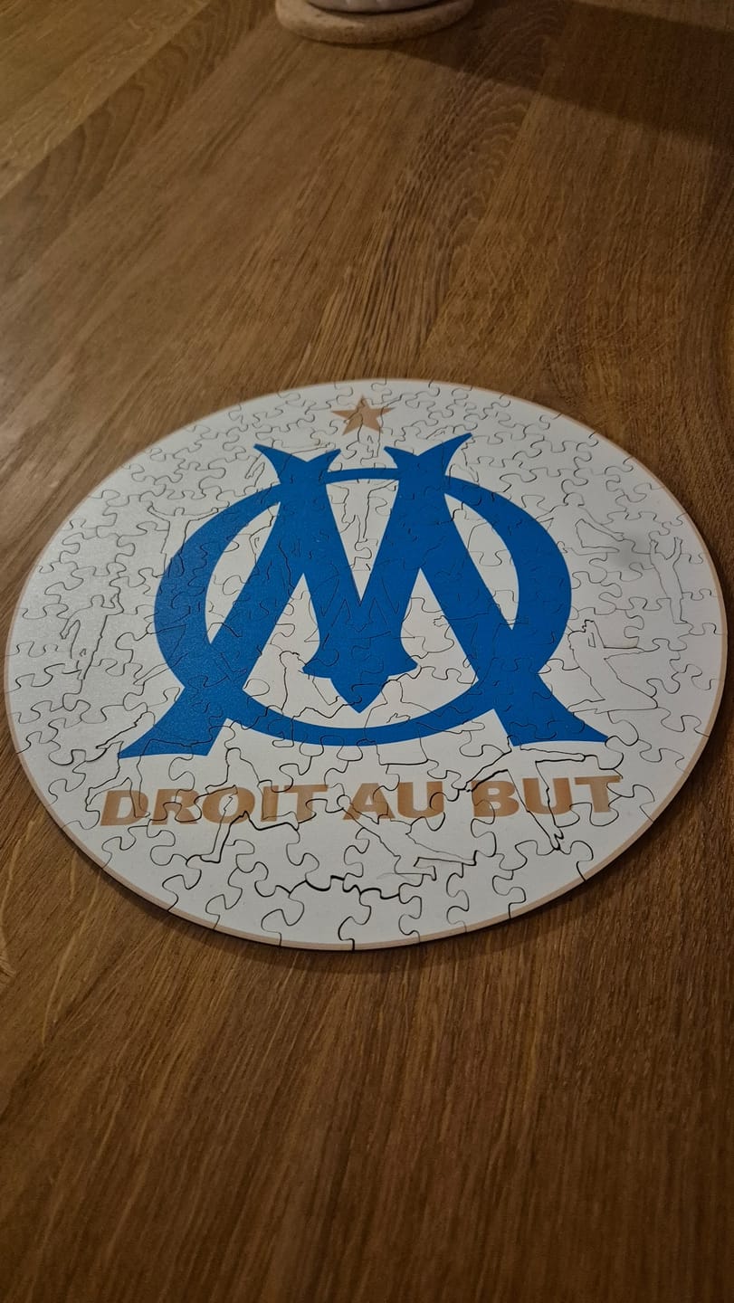 Customer photo review of Logo Olympique de Marseille® - Puzzle en Bois